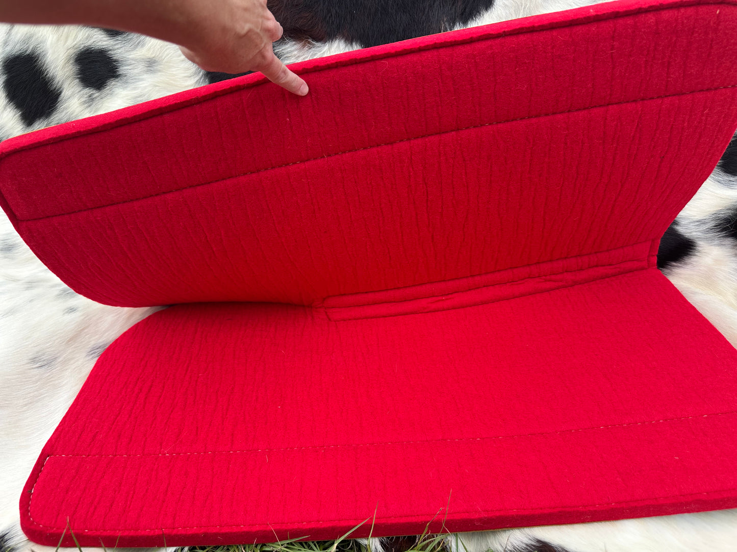 Red cutback saddle pad