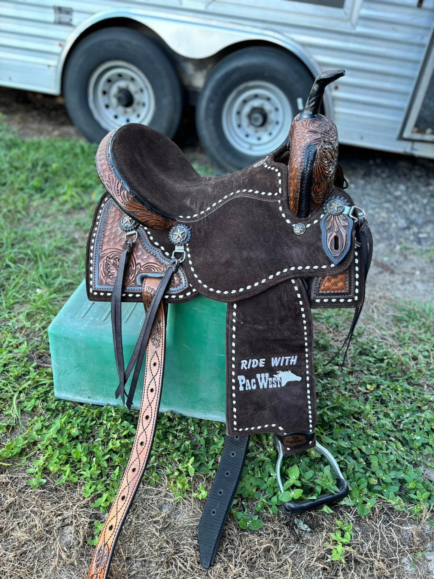 14” seven saddle