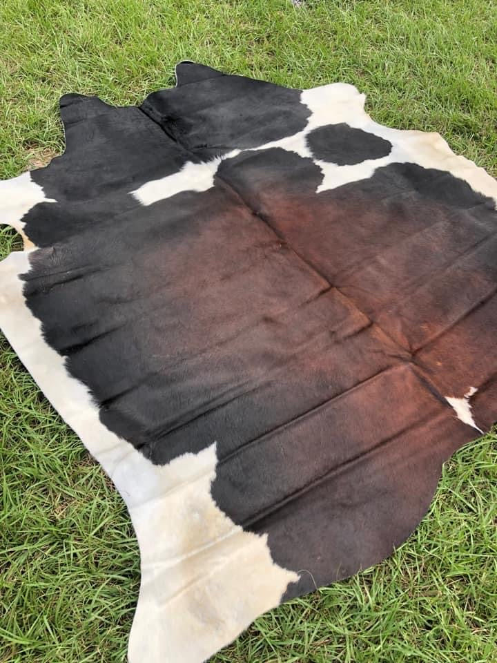 7’ x 6’2” Tri color cowhide