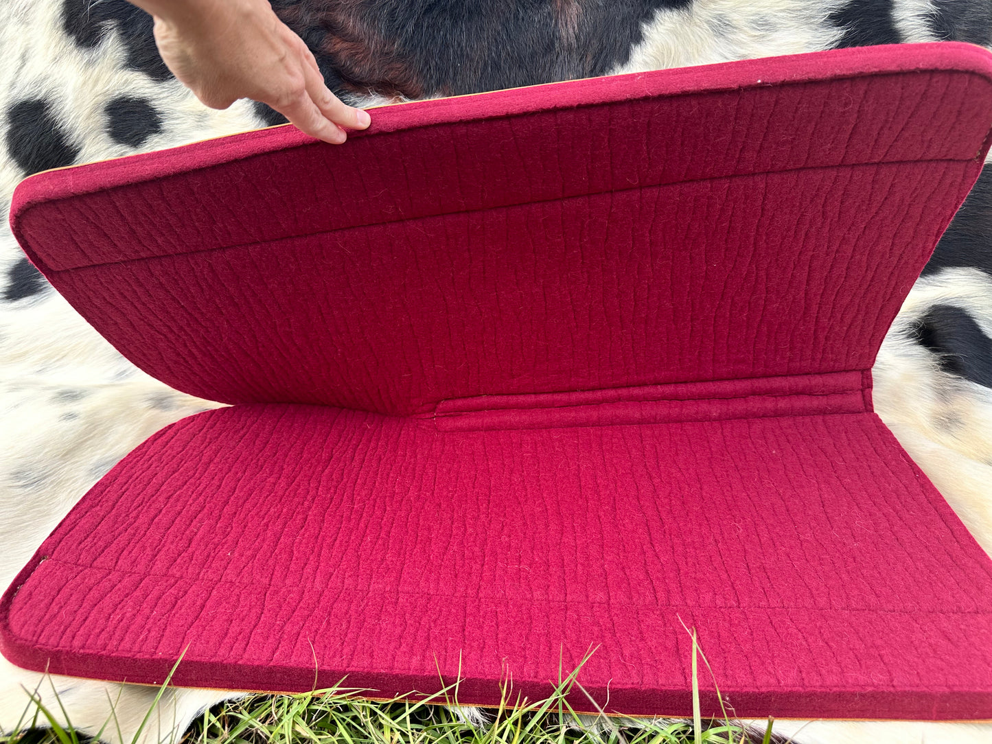 Wine cutback saddle pad