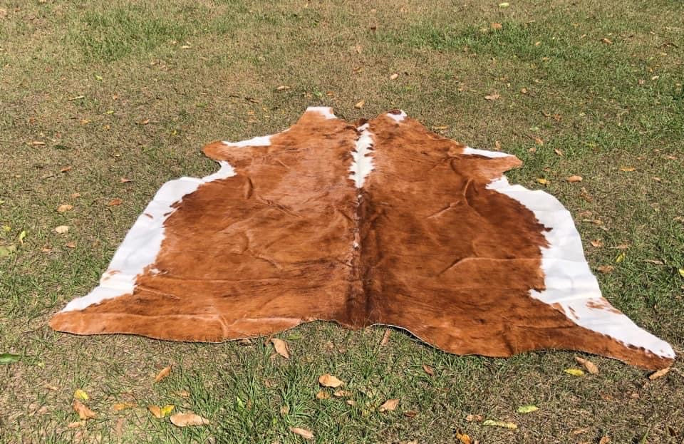 6’6” x 7’3” Cowhide