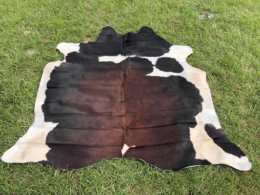 7’ x 6’2” Tri color cowhide